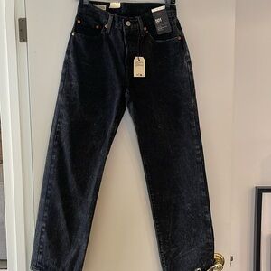 NWT Levi’s 501 ‘90s black faded jeans 26x30
